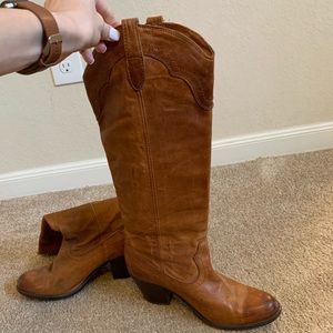 Frye genuine leather boots! Size 8.5, gently used!